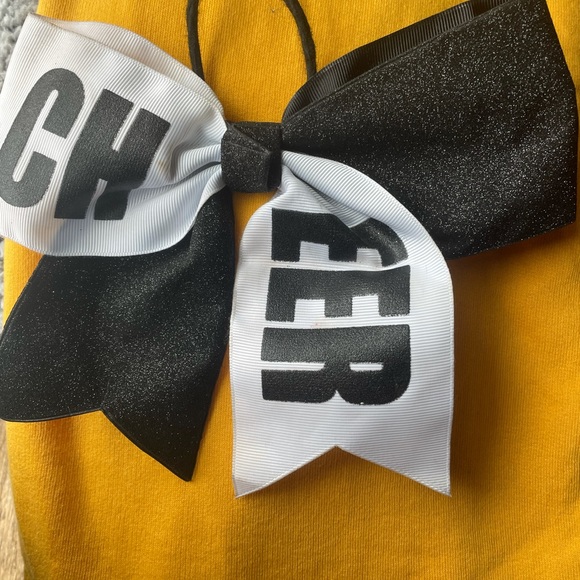 Cheer bow - Picture 3 of 11
